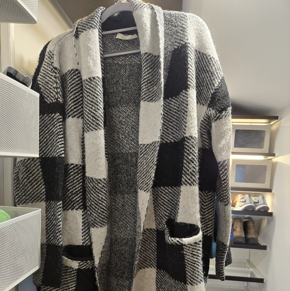 RD Style Black and White Cardigan Sweater